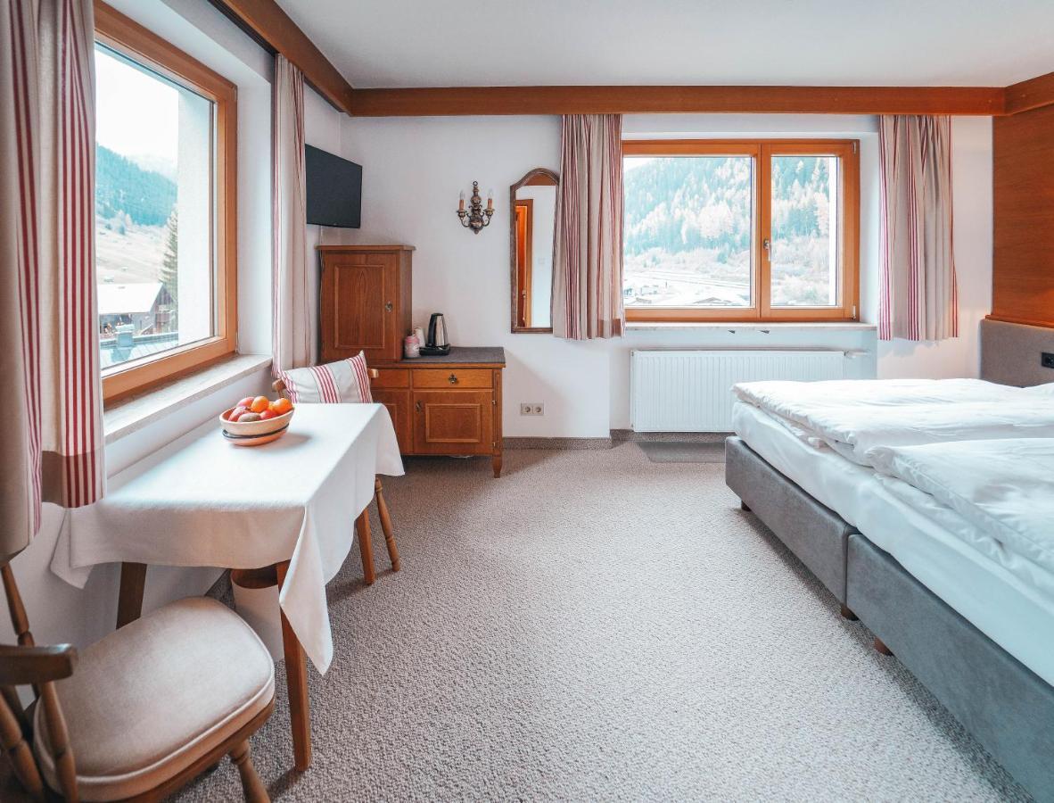 Hotel Garni Almjur St. Anton am Arlberg Eksteriør bilde