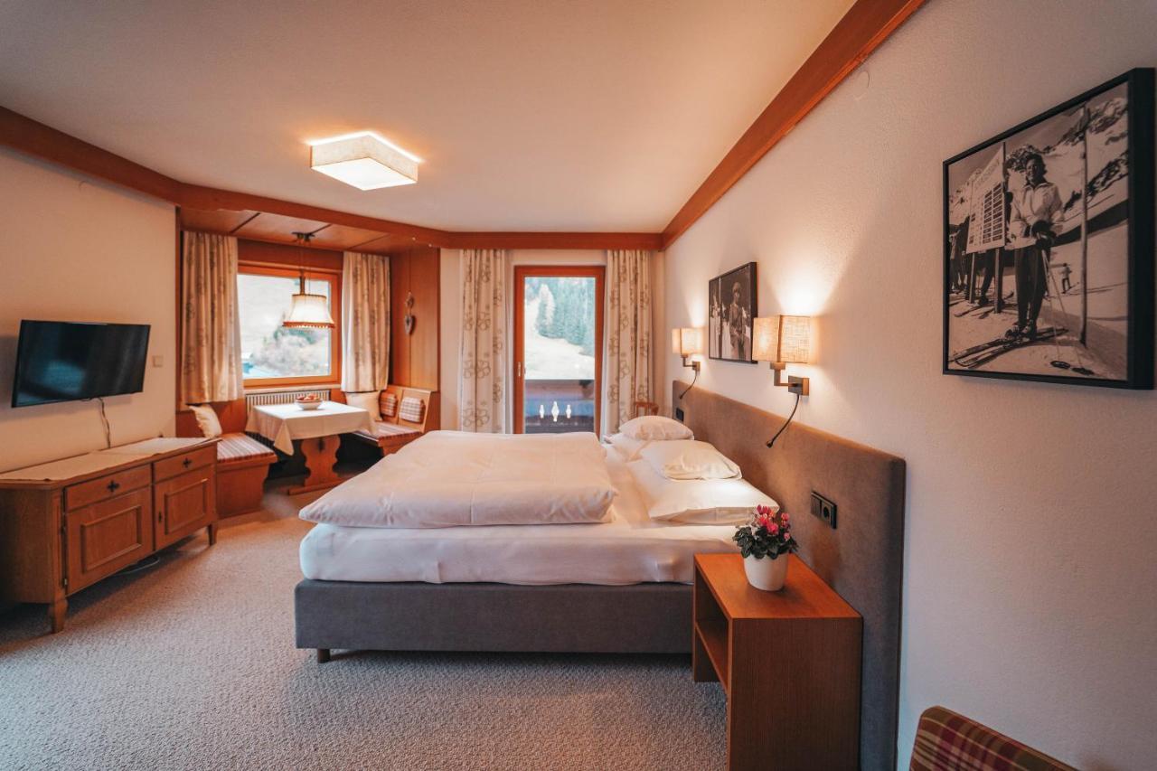 Hotel Garni Almjur St. Anton am Arlberg Eksteriør bilde