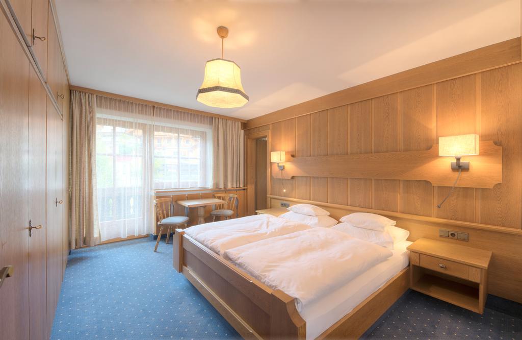 Hotel Garni Almjur St. Anton am Arlberg Eksteriør bilde